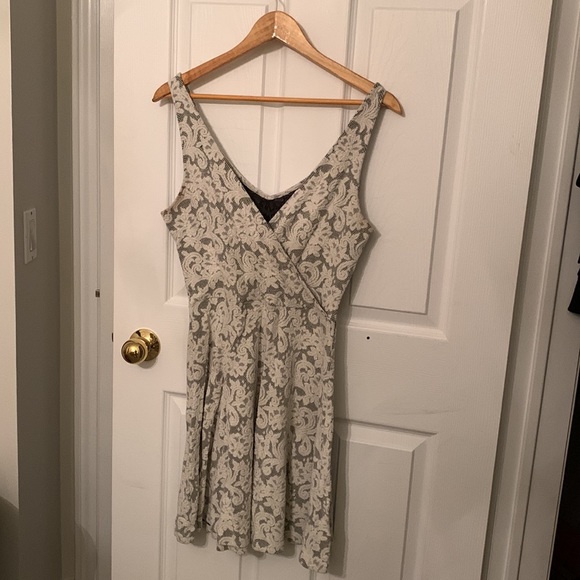 Abercrombie and Fitch white lace skater dress - Picture 2 of 3